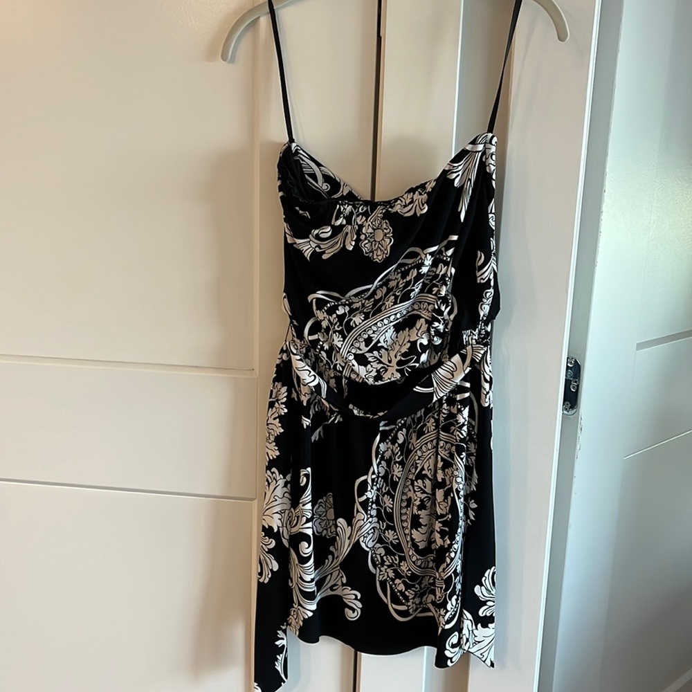White House Black Market strapless dress with elastic waistband and belt
